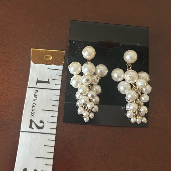 Grape Cluster Pearl Earrings - Picture 4 of 4